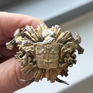 Antique coat of arms heraldic scarf or napkin ring — one of a kind